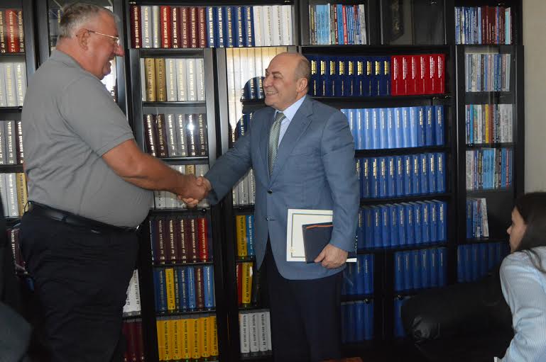 Ambasador Azerbejdžana posetio Srpsku radikalnu stranku!