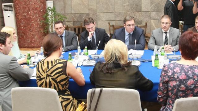Vučić najavio strože kazne za siledžijstvo u porodici