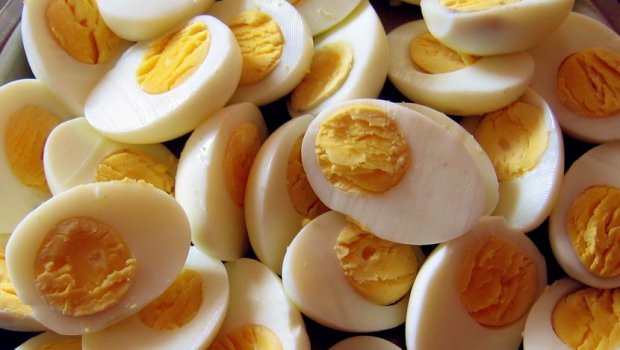 Kako pripremiti jaja: kuvana u vodi ili na pari