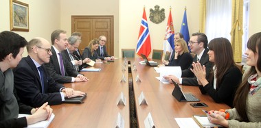 Vučić se zahvalio Brendeu na  humanitarnoj pomoći Norveške