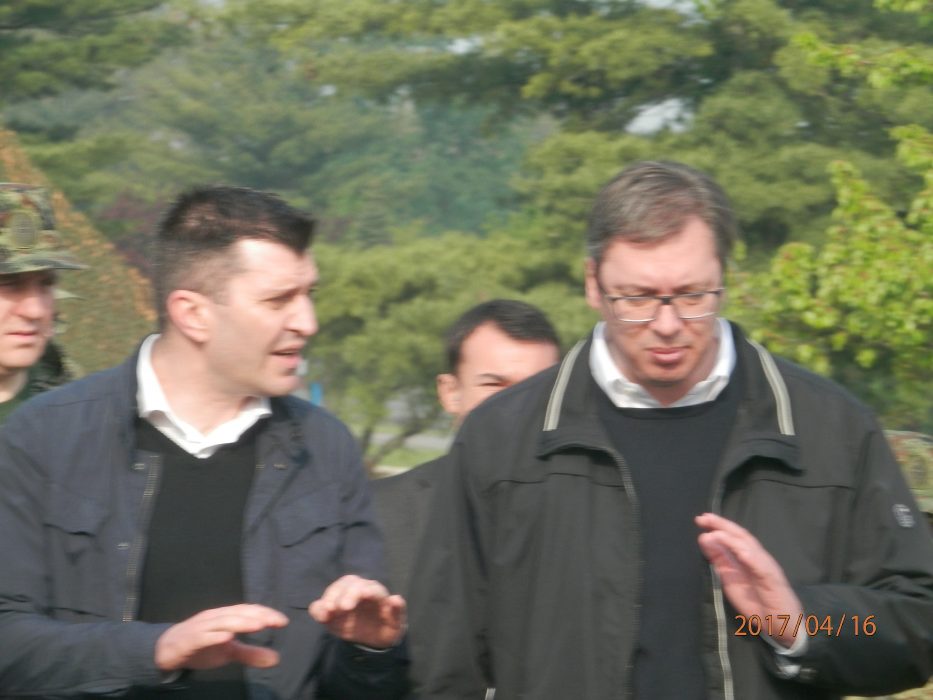 Vaskršno tucanje jaja  u Raketnoj brigadi u Jakovu: Diković slomio Vučićevo jaje!