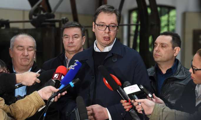 Vučić najavio:  država će pomoći radnicima „Goše“!