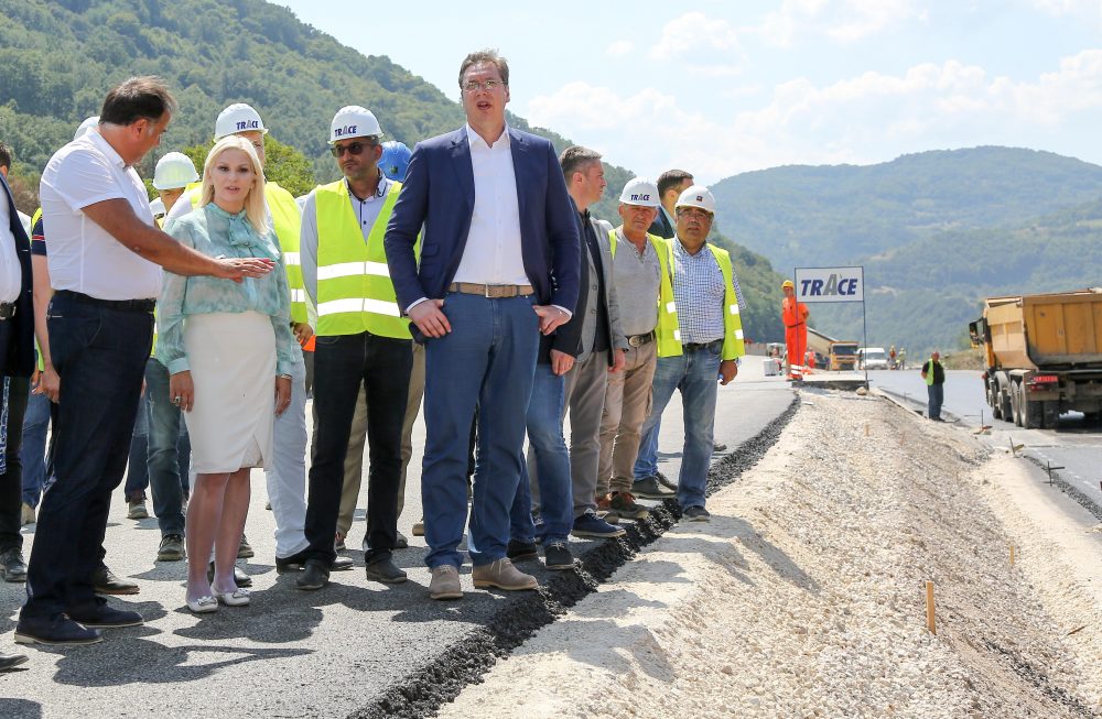 Poruka Aleksandra Vučića iz Vladičinog Hana: opozicija je kao “Pokondirena tikva”
