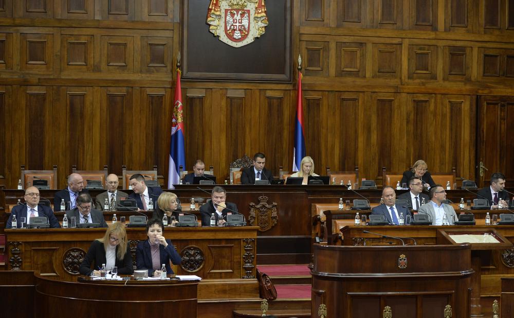 Skupština Srbije: da li su najavljeni bonusi partijska nagrada?
