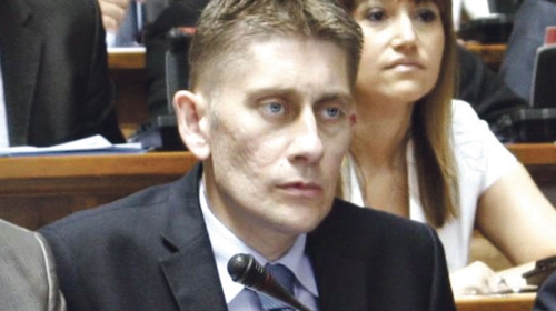 Skupština Srbije: Martinović vređa opoziciju – nekažnjeno