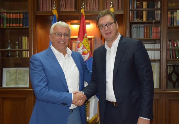 DEMOKRATE CG: Vučić kupio lidere Fronta za četiri miliona eura!