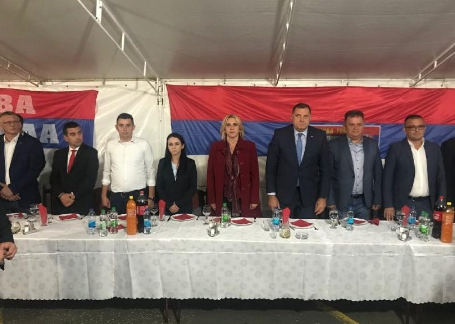 PODRŠKA: Ministar u vladi Srbije Nedimović na predizbornom skupu sa Dodikom