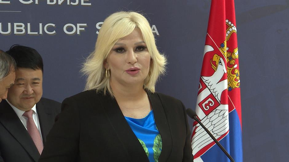 SKUPŠTINA SRBIJE: Radikali umesto o Zakonu – napali ministarku Zoranu
