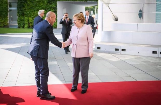 BERLIN: Haradinaj kod Merkelove – takse ostaju!