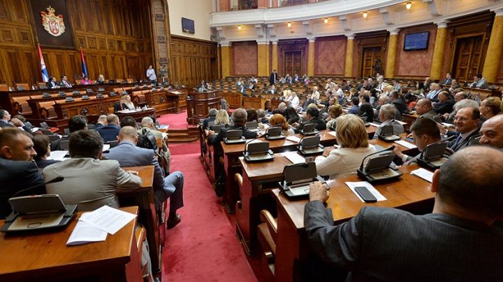 SKUPŠTINA SRBIJE: Opozicija pita – dokle će Vlada da toleriše crnogorske provokacije?