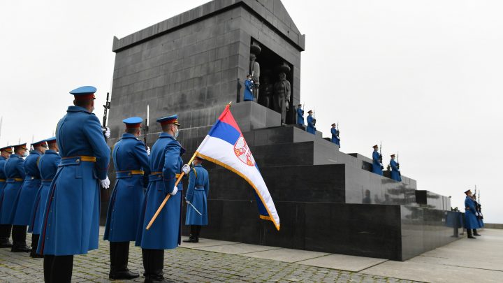 Ministar Stefanović položio venac na spomenik Neznanom junaku povodom Dana primirja u Prvom svetskom ratu