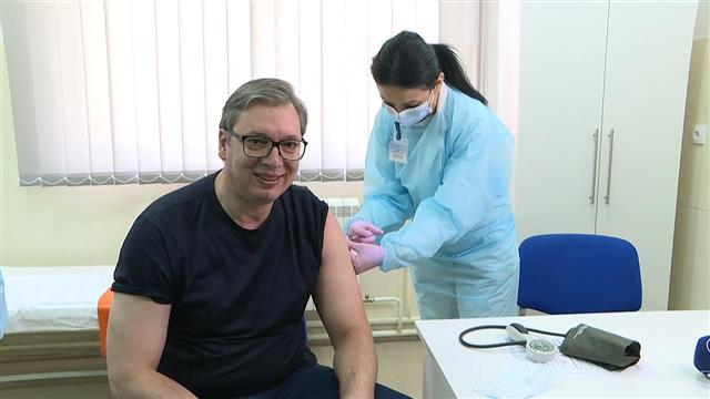Predsednik Srbije vakcinisan kineskim “Sinofarmom”