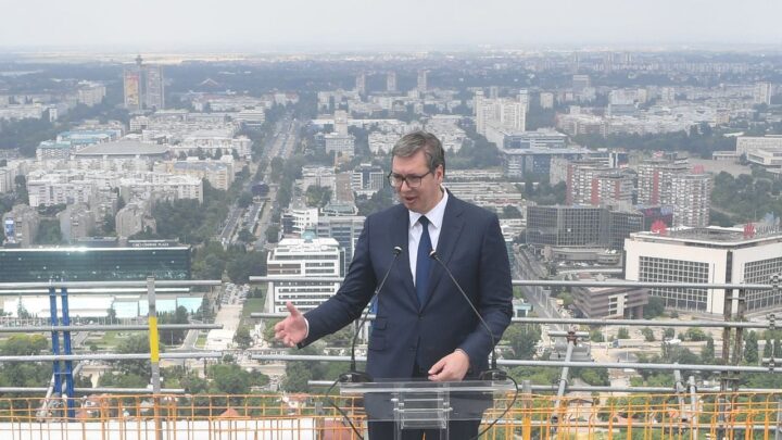 Predsednik Vučić prisustvovao ceremoniji obeležavanja završetka radova na konstrukciji Kule Beograd