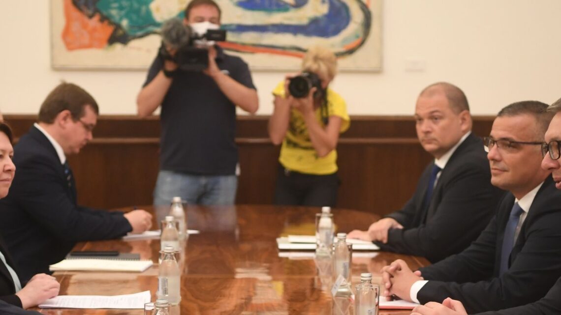 Председник Вучић састао се са министром пољопривреде Руске Федерације