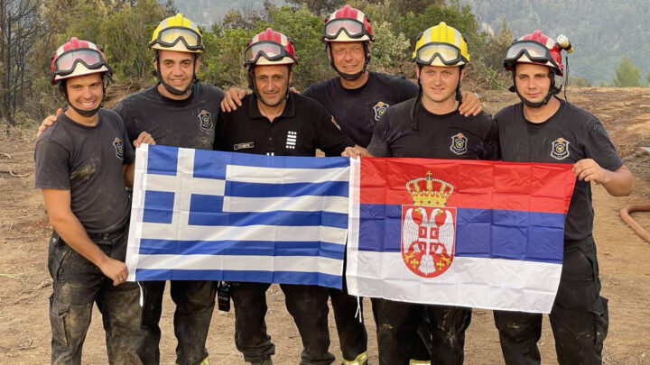 Српски ватрогасци и припадници Хеликоптерске јединице на Евији настављају борбу са ватреном стихијом