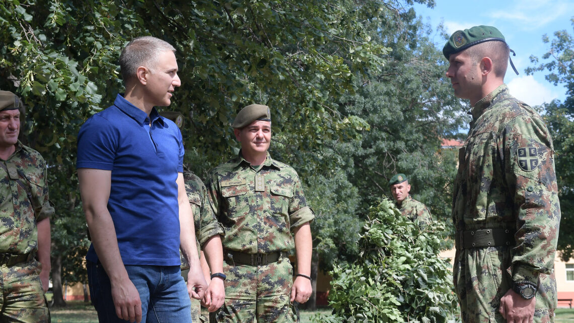 Stefanović obišao Centar za obuku Kopnene vojske