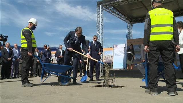 Vučić prisustvovao ceremoniji polaganja kamena temeljca za igradnju fabrike za proizvodnju vakcina kineske kompanije “Sinofarm”