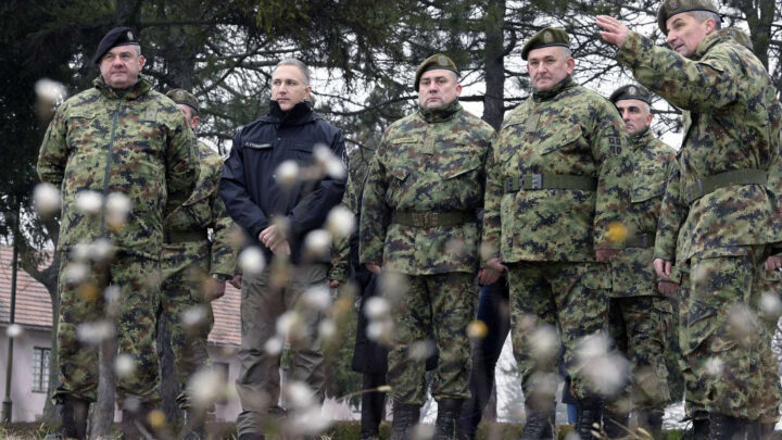 Stefanović sa pripadnicima 1. brigade KoV u Sremskoj Mitrovici