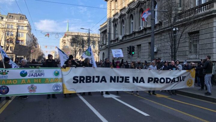 Protest podrške „kamperima“ ispred Predsedništva: Srbija nije na prodaju