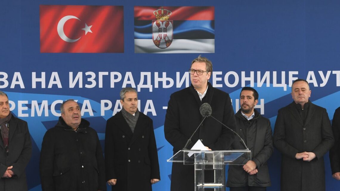 Vučić prisustvovao obeležavanju početka radova na deonici Sremska Rača – Kuzmin