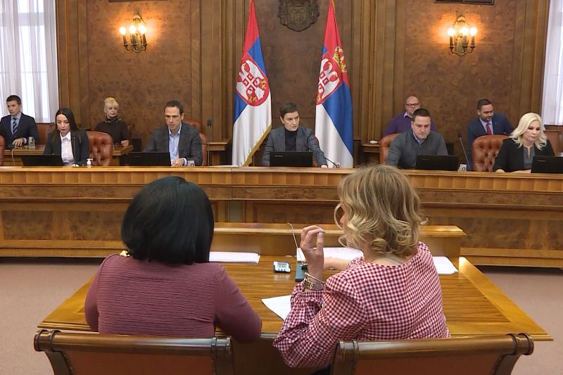 Сирово уље од семена сунцокрета изузето од забране извоза Сирово уље од семена сунцокрета изузето од забране извоза