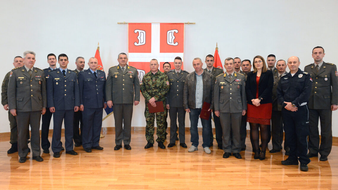 Priznanje za najbezbednije vojne vozače u 2021. godini Priznanje za najbezbednije vojne vozače u 2021. godini