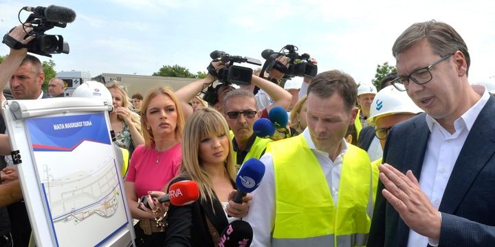 Vučić obišao radove na projektu izgradnje beogradskog metroa na Makiškom polju