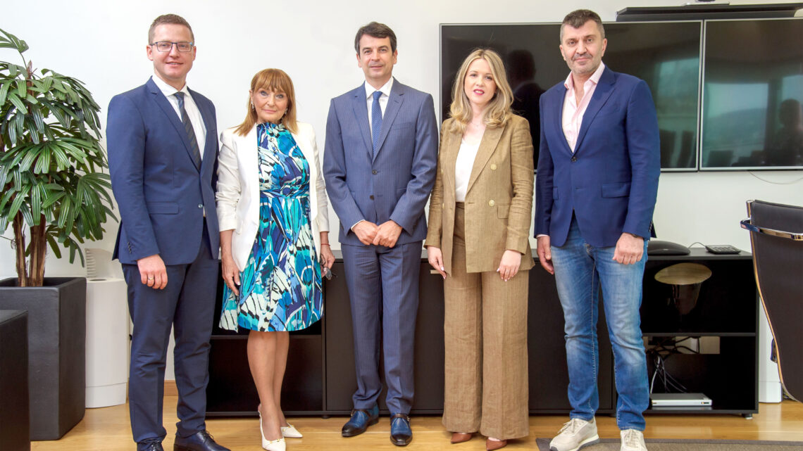 Banca Intesa и Пошта Србије потписале уговор о сарадњи