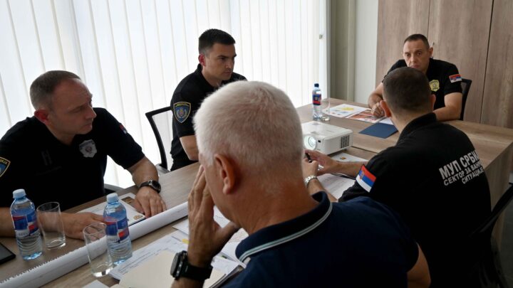 Заједнички рад на решавању проблема пожара на отвореном простору
