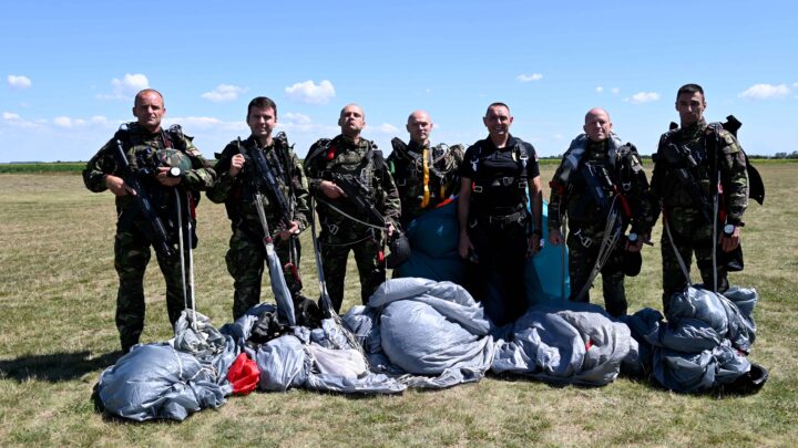 Ускоро најсавременија падобранска опрема за припаднике САЈ-а