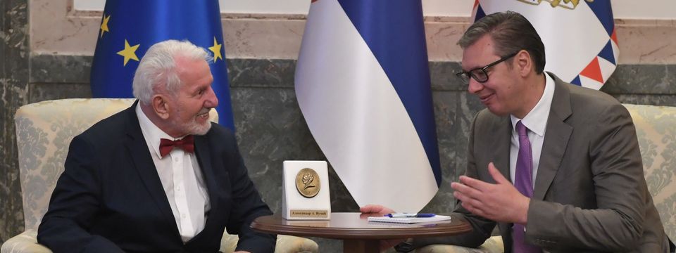 Vučić primio „Hipokratovu medalju“ od Društva lekara Vojvodine