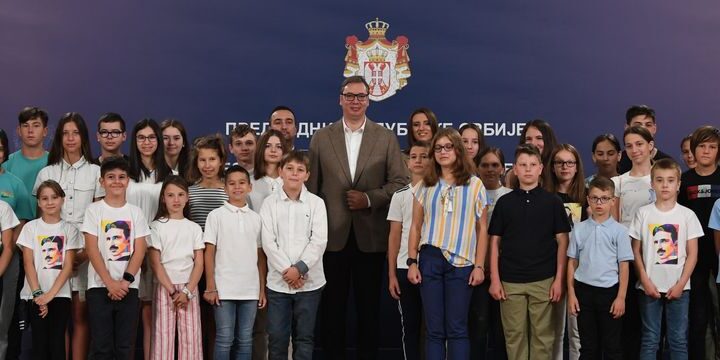 Vučić ugostio srpsku decu iz regiona