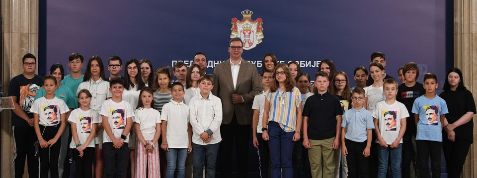 Vučić ugostio srpsku decu iz regiona