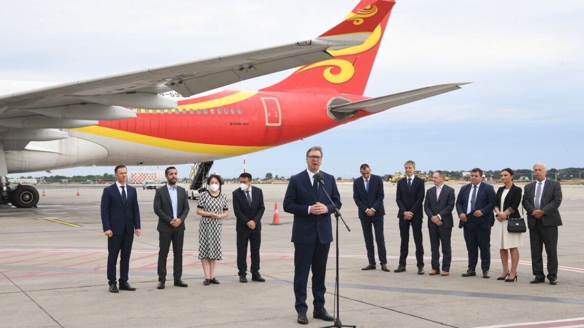 Vučić prisustvovao dočeku prvog leta avio-kompanije “Hainan Airlines” iz Pekinga
