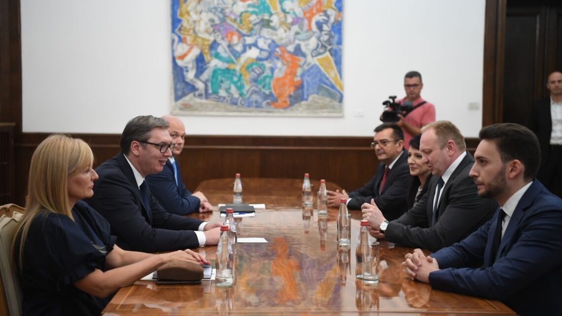 Predsednik Vučić završio konsultacije o kandidatu za predsednika Vlade Predsednik Vučić završio konsultacije o kandidatu za predsednika Vlade