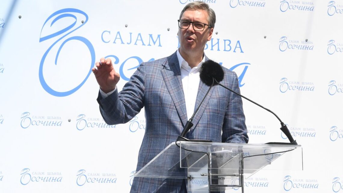 Vučić prisustvovao otvaranju Sajma šljiva u Osečini Vučić prisustvovao otvaranju Sajma šljiva u Osečini