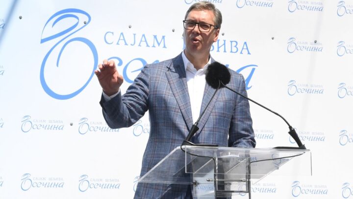 Vučić prisustvovao otvaranju Sajma šljiva u Osečini