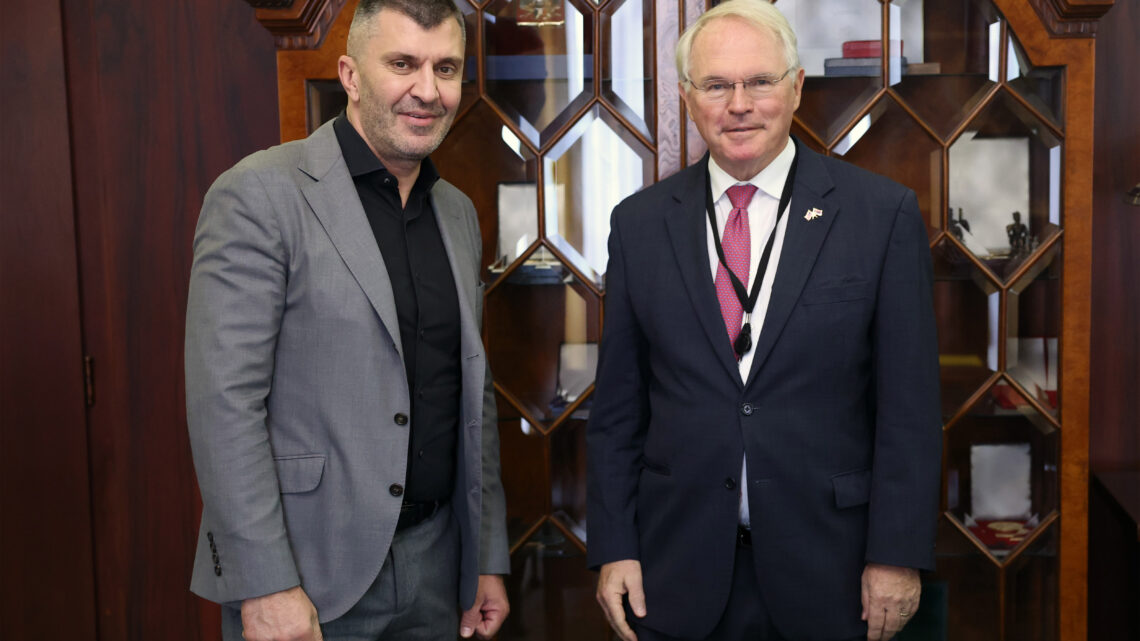 Амбасадор Хил и Зоран Ђорђевић о унапређењу сарадње Амбасадор Хил и Зоран Ђорђевић о унапређењу сарадње