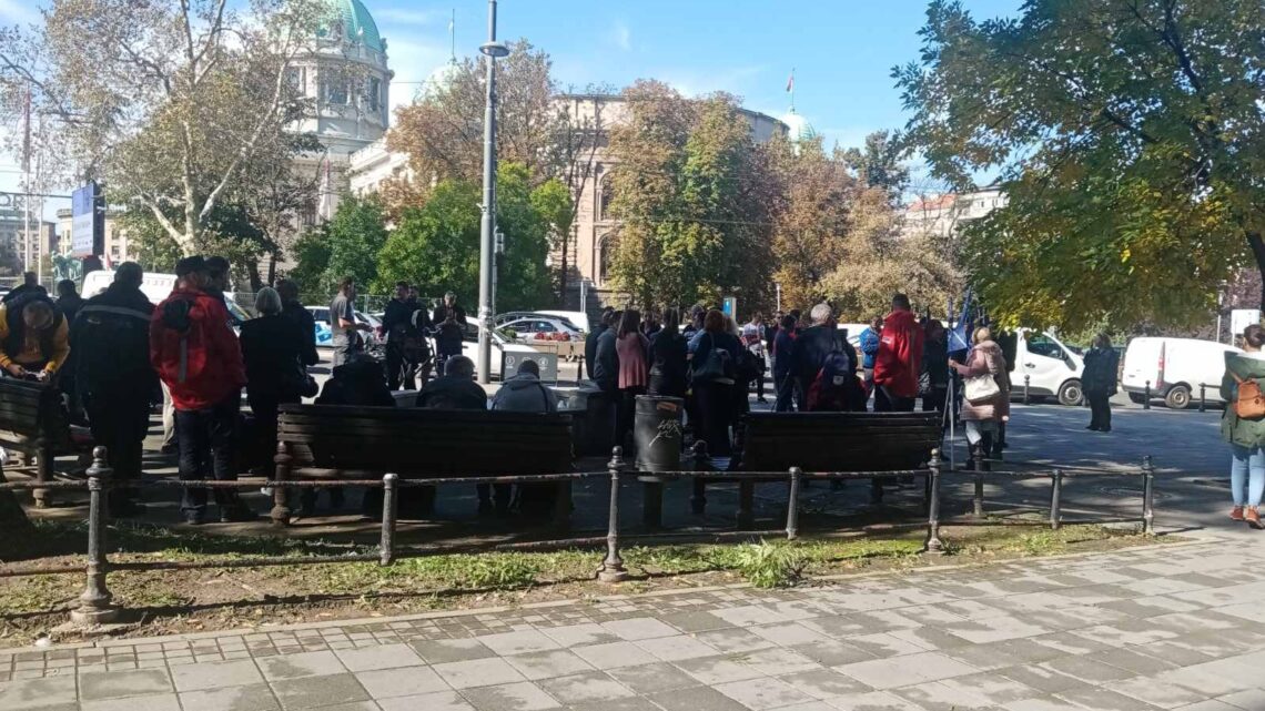 Protest ispred Pošte Srbije