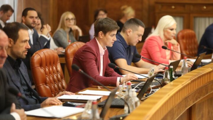Влада препоручила ЕПС-у обрачунавање попуста за домаћинства