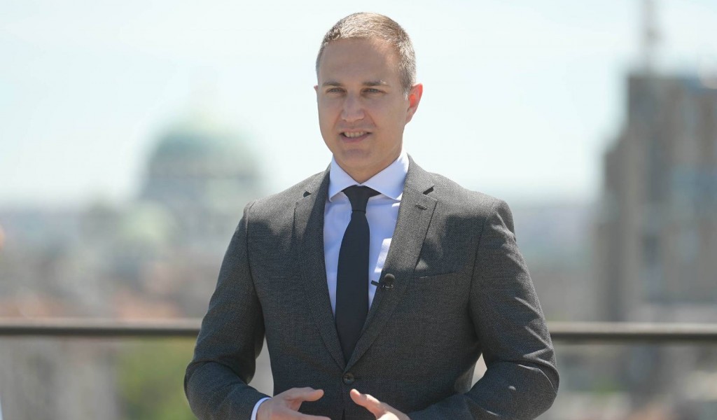 Stefanović: Srbija danas pobeđuje, ona zna za teškoće, ali za njih traži i nalazi rešenja Stefanović: Srbija danas pobeđuje, ona zna za teškoće, ali za njih traži i nalazi rešenja