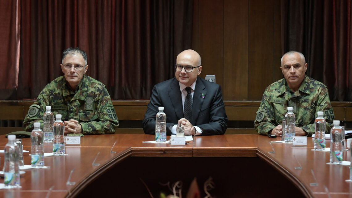 Ministar Vučević obišao Komandu Kopnene vojske u Nišu