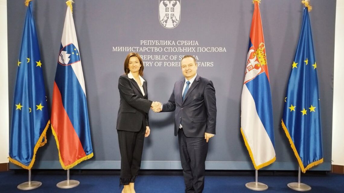 Министар Дачић са словеначком министарком Фајон