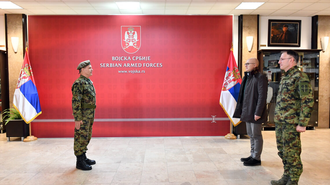 Vučević i Mojsilović obišli Operativni centar sistema odbrane