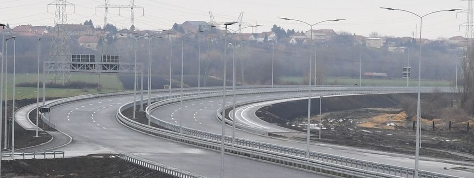 Vučić obišao radove na izgradnji deonice Novi Beograd-Surčin
