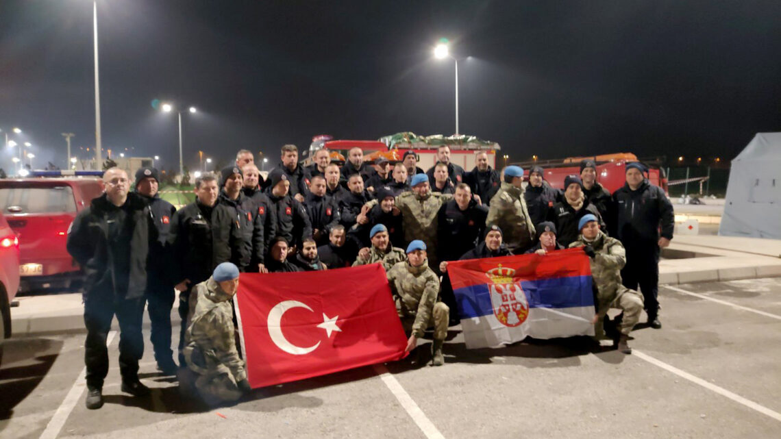 Повратак тимова за спасавање МУП-а из Турске
