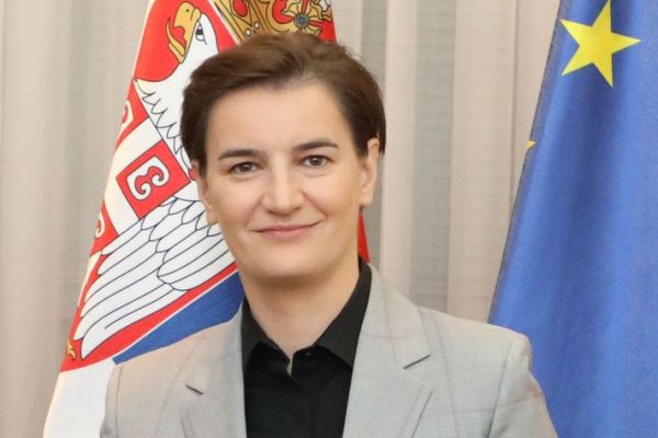 Председница Владе честитала Дан Војске Србије