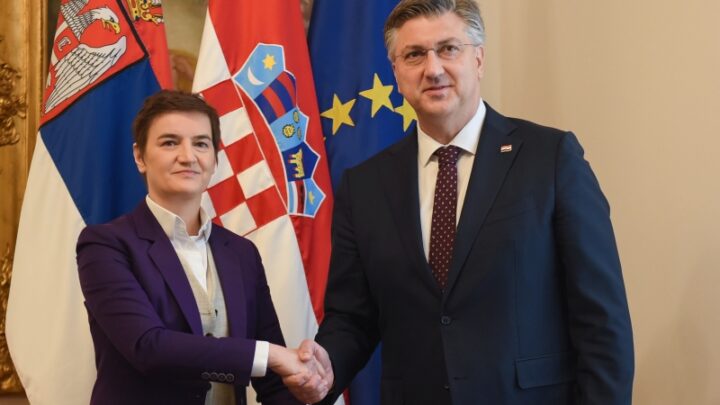 Raditi na rešavanju otvorenih tema koje opterećuju odnose Srbije i Hrvatske