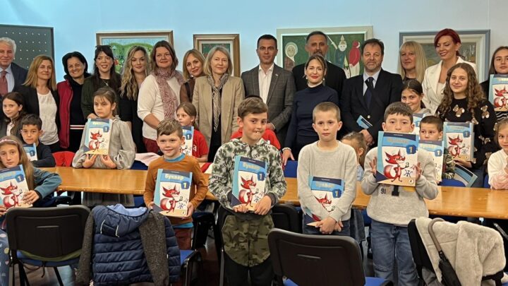 Додељено 350 буквара ученицима српских допунских школа у Словенији