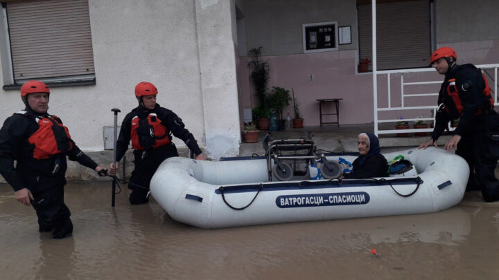 У Србији тренутно на снази ванредне ситуације у 42 локалне самоуправе у поплављеним подручјима